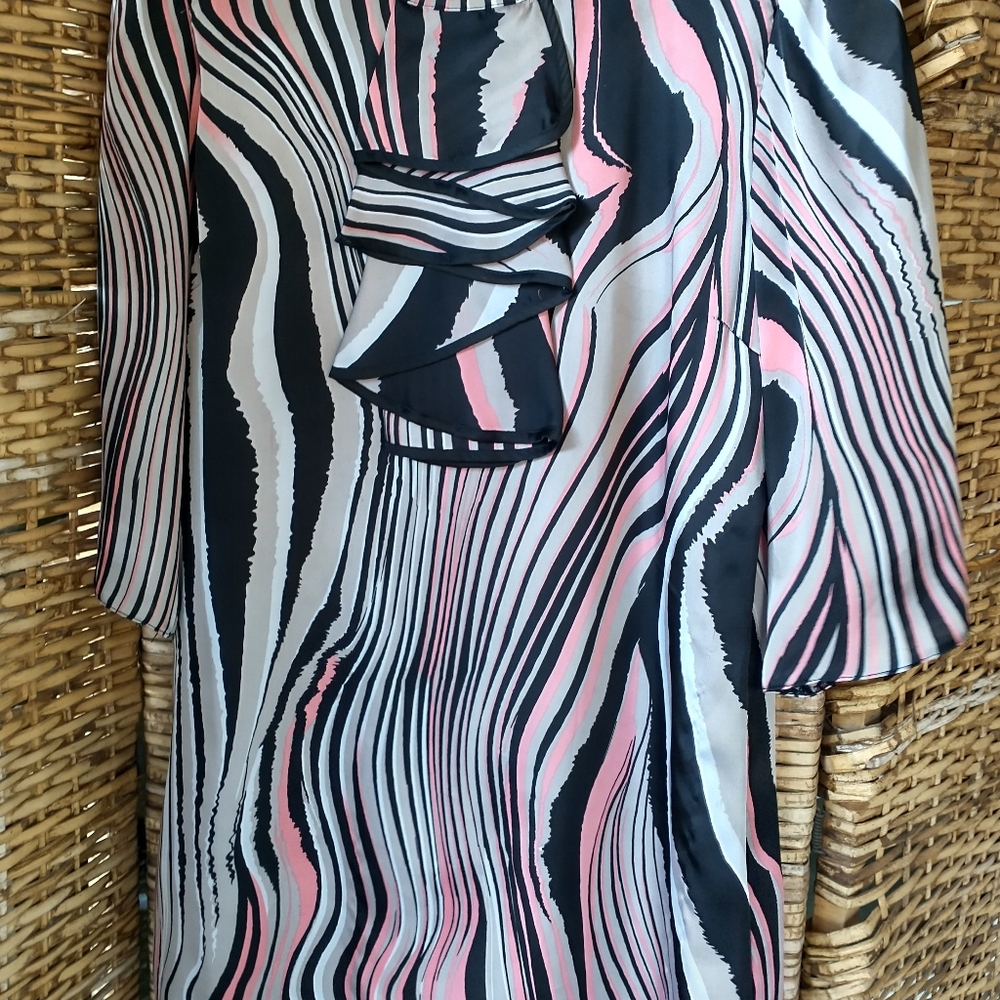 Dress - Picture 3 of 4